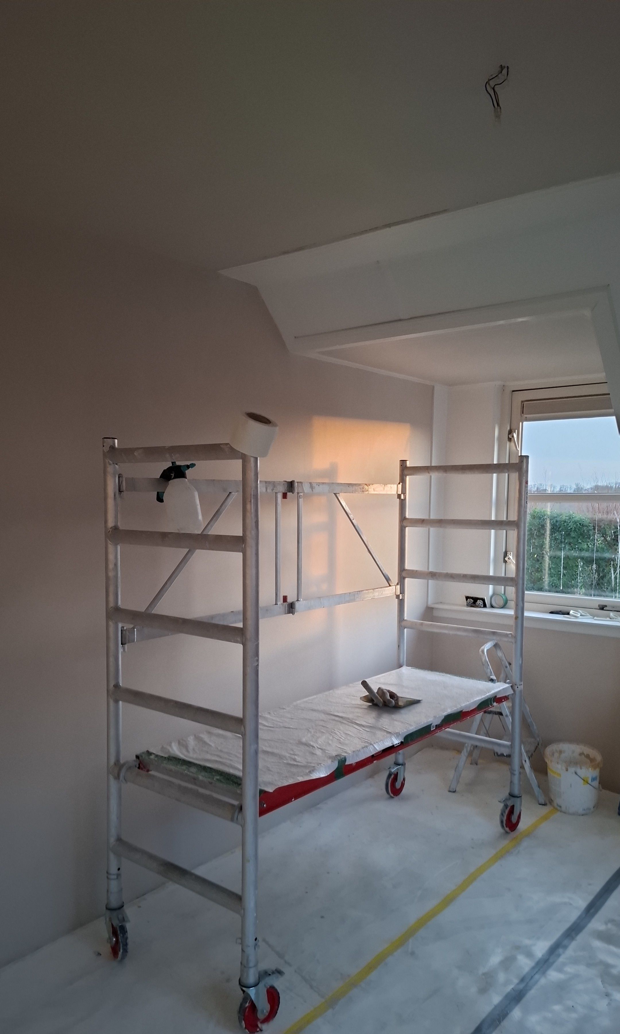 Stucwerk plafond — strak afgewerkt